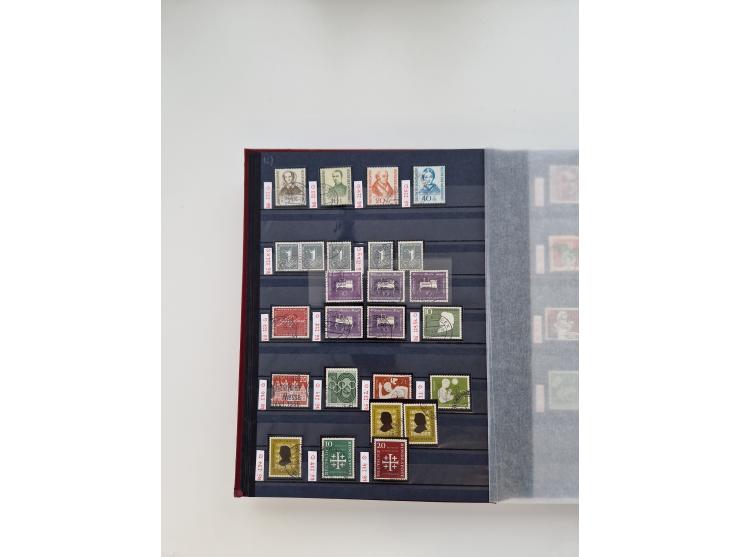 1920/2001, postfrischer, ungebrauchte und gestempelter Bestand in 8 großen Kartons, dabei Sammlungen Bund mit Posthorn, Berli