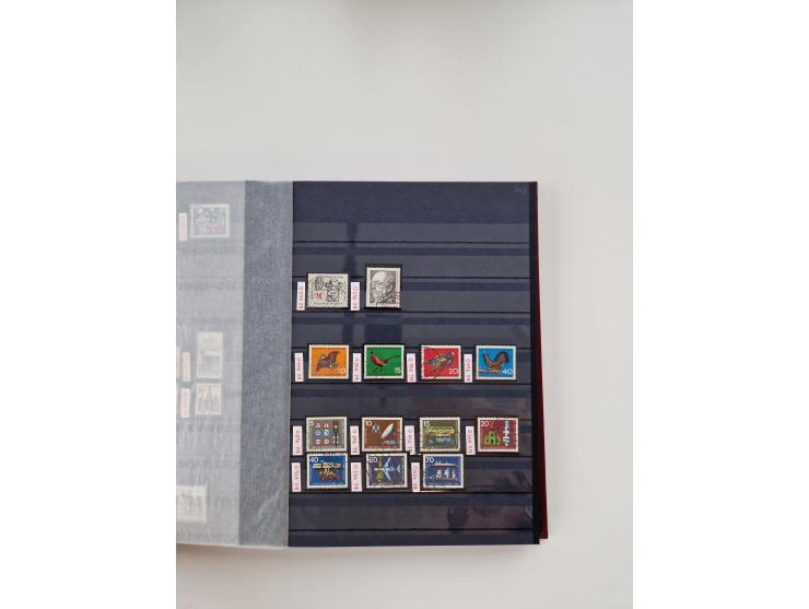 1920/2001, postfrischer, ungebrauchte und gestempelter Bestand in 8 großen Kartons, dabei Sammlungen Bund mit Posthorn, Berli