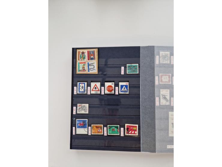 1920/2001, postfrischer, ungebrauchte und gestempelter Bestand in 8 großen Kartons, dabei Sammlungen Bund mit Posthorn, Berli