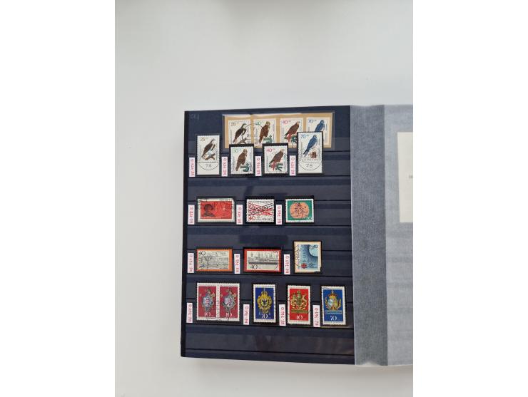 1920/2001, postfrischer, ungebrauchte und gestempelter Bestand in 8 großen Kartons, dabei Sammlungen Bund mit Posthorn, Berli