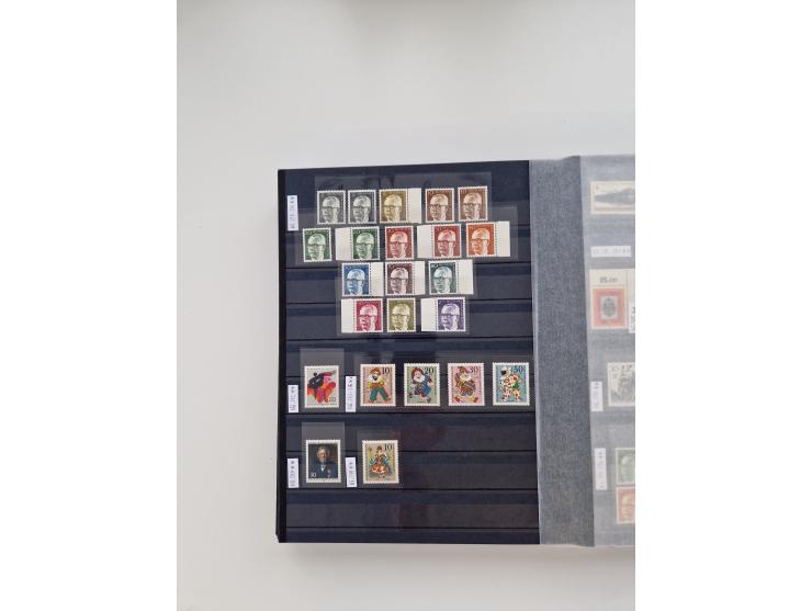 1920/2001, postfrischer, ungebrauchte und gestempelter Bestand in 8 großen Kartons, dabei Sammlungen Bund mit Posthorn, Berli