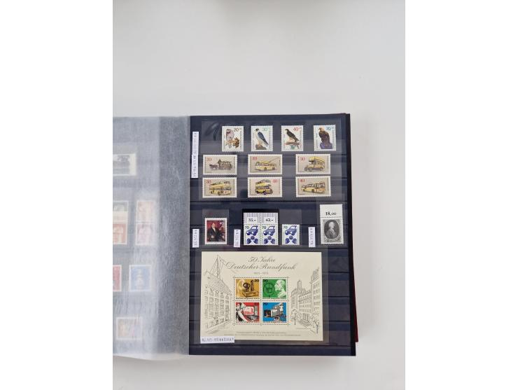 1920/2001, postfrischer, ungebrauchte und gestempelter Bestand in 8 großen Kartons, dabei Sammlungen Bund mit Posthorn, Berli