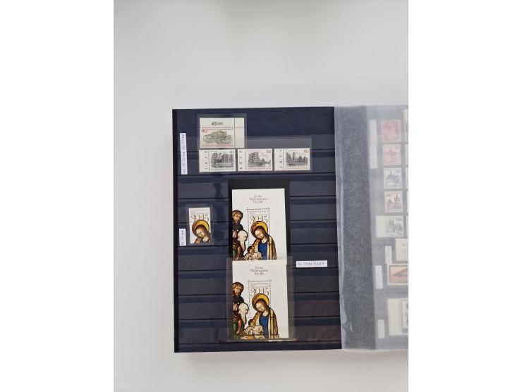 1920/2001, postfrischer, ungebrauchte und gestempelter Bestand in 8 großen Kartons, dabei Sammlungen Bund mit Posthorn, Berli