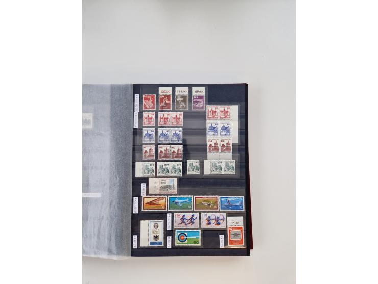 1920/2001, postfrischer, ungebrauchte und gestempelter Bestand in 8 großen Kartons, dabei Sammlungen Bund mit Posthorn, Berli