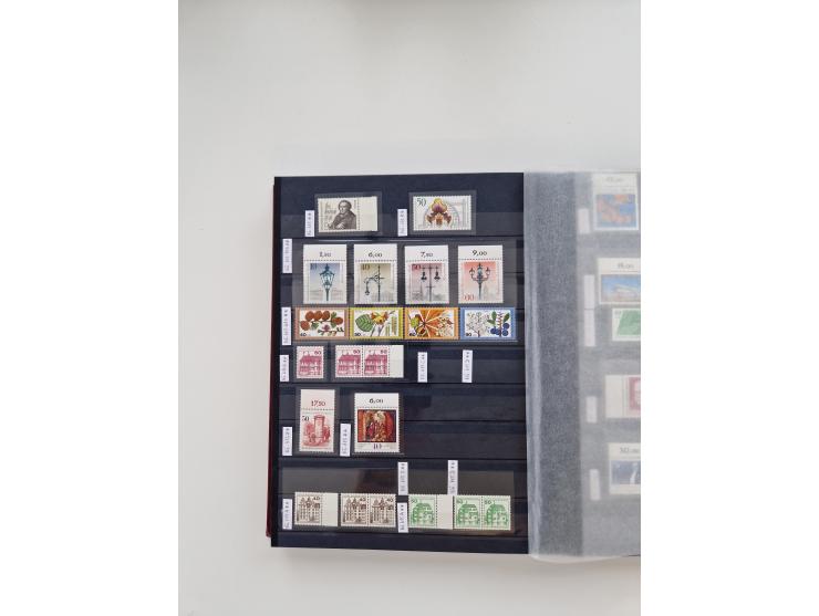 1920/2001, postfrischer, ungebrauchte und gestempelter Bestand in 8 großen Kartons, dabei Sammlungen Bund mit Posthorn, Berli