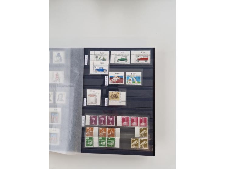 1920/2001, postfrischer, ungebrauchte und gestempelter Bestand in 8 großen Kartons, dabei Sammlungen Bund mit Posthorn, Berli