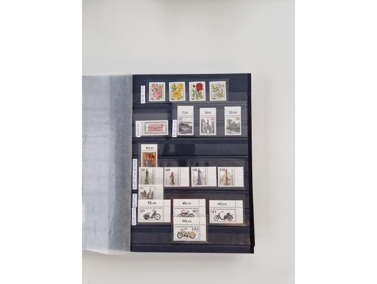 1920/2001, postfrischer, ungebrauchte und gestempelter Bestand in 8 großen Kartons, dabei Sammlungen Bund mit Posthorn, Berli