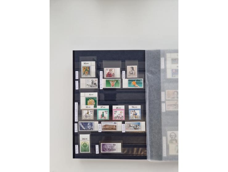 1920/2001, postfrischer, ungebrauchte und gestempelter Bestand in 8 großen Kartons, dabei Sammlungen Bund mit Posthorn, Berli