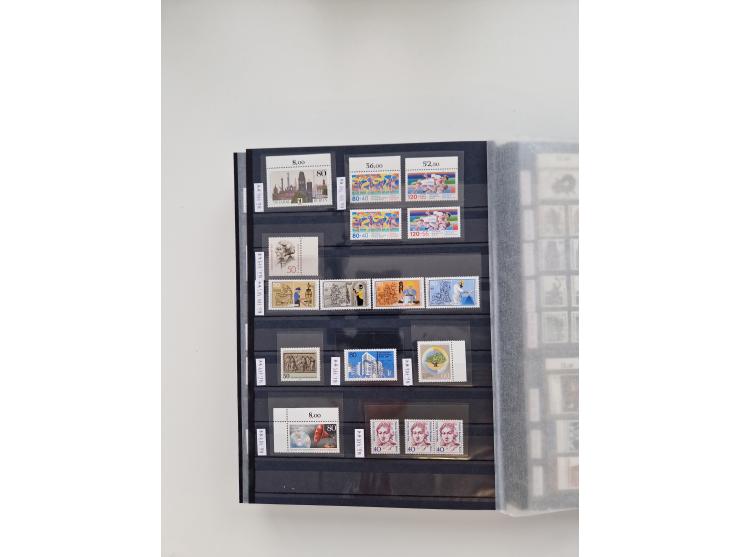 1920/2001, postfrischer, ungebrauchte und gestempelter Bestand in 8 großen Kartons, dabei Sammlungen Bund mit Posthorn, Berli