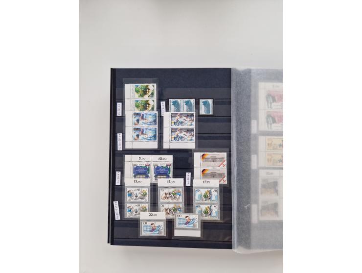 1920/2001, postfrischer, ungebrauchte und gestempelter Bestand in 8 großen Kartons, dabei Sammlungen Bund mit Posthorn, Berli