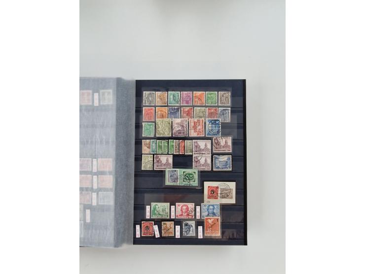 1920/2001, postfrischer, ungebrauchte und gestempelter Bestand in 8 großen Kartons, dabei Sammlungen Bund mit Posthorn, Berli