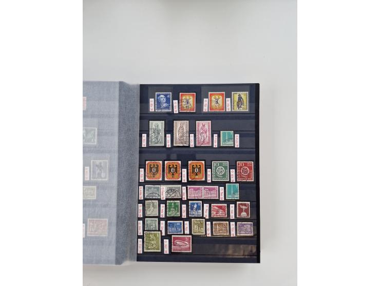 1920/2001, postfrischer, ungebrauchte und gestempelter Bestand in 8 großen Kartons, dabei Sammlungen Bund mit Posthorn, Berli