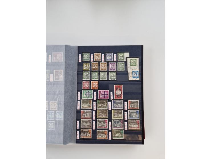 1920/2001, postfrischer, ungebrauchte und gestempelter Bestand in 8 großen Kartons, dabei Sammlungen Bund mit Posthorn, Berli