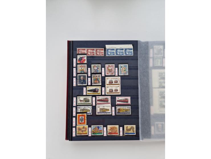 1920/2001, postfrischer, ungebrauchte und gestempelter Bestand in 8 großen Kartons, dabei Sammlungen Bund mit Posthorn, Berli