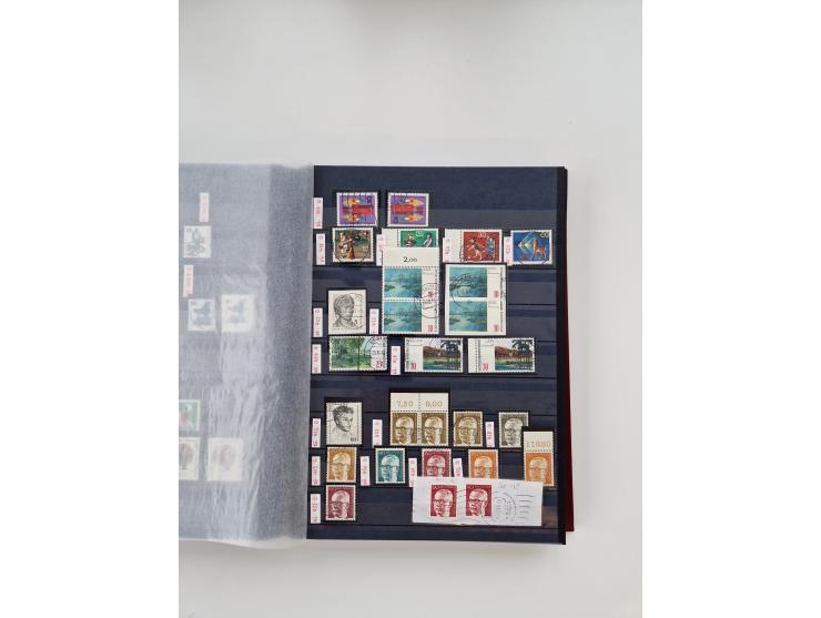 1920/2001, postfrischer, ungebrauchte und gestempelter Bestand in 8 großen Kartons, dabei Sammlungen Bund mit Posthorn, Berli