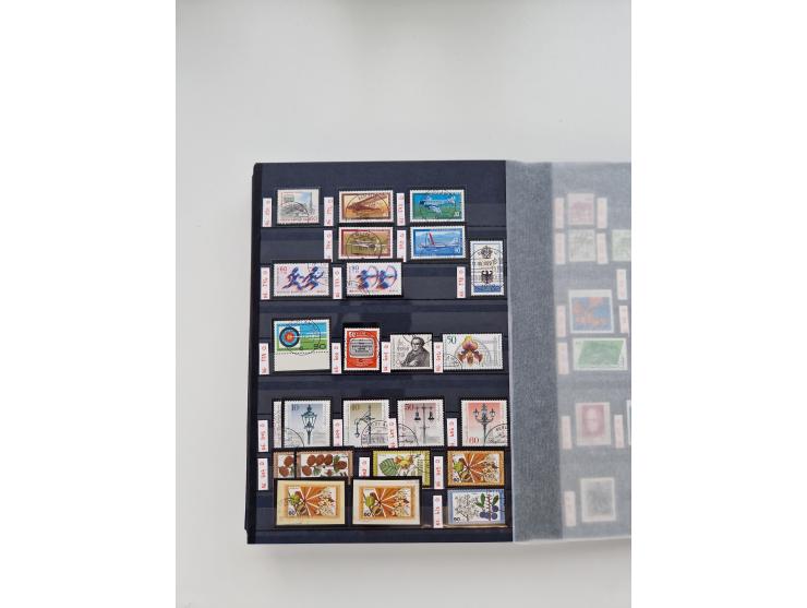 1920/2001, postfrischer, ungebrauchte und gestempelter Bestand in 8 großen Kartons, dabei Sammlungen Bund mit Posthorn, Berli