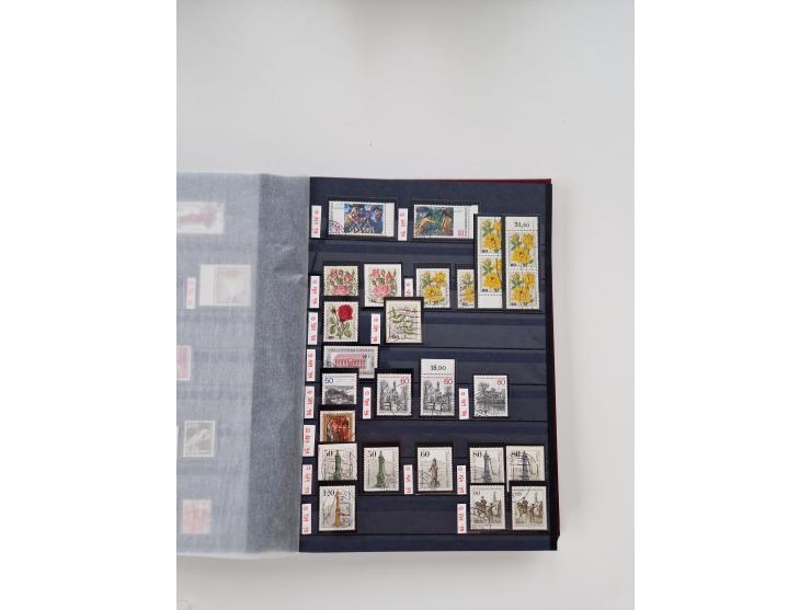 1920/2001, postfrischer, ungebrauchte und gestempelter Bestand in 8 großen Kartons, dabei Sammlungen Bund mit Posthorn, Berli