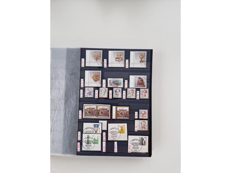 1920/2001, postfrischer, ungebrauchte und gestempelter Bestand in 8 großen Kartons, dabei Sammlungen Bund mit Posthorn, Berli