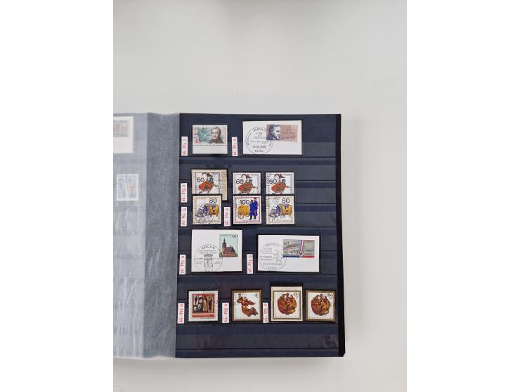 1920/2001, postfrischer, ungebrauchte und gestempelter Bestand in 8 großen Kartons, dabei Sammlungen Bund mit Posthorn, Berli