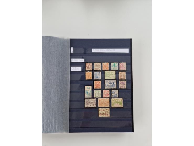 1920/2001, postfrischer, ungebrauchte und gestempelter Bestand in 8 großen Kartons, dabei Sammlungen Bund mit Posthorn, Berli