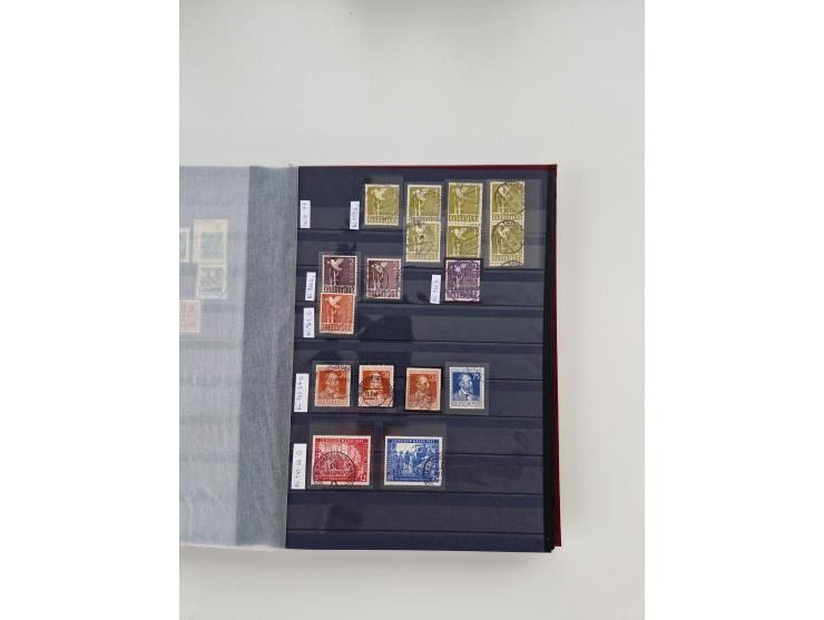 1920/2001, postfrischer, ungebrauchte und gestempelter Bestand in 8 großen Kartons, dabei Sammlungen Bund mit Posthorn, Berli