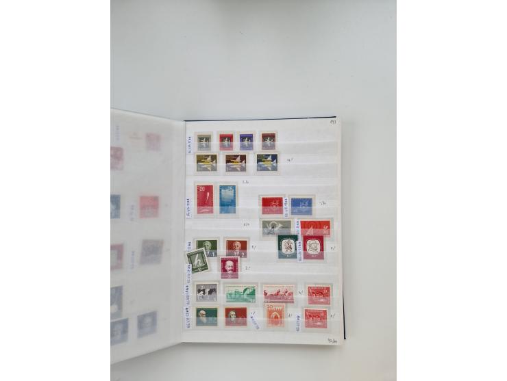 1920/2001, postfrischer, ungebrauchte und gestempelter Bestand in 8 großen Kartons, dabei Sammlungen Bund mit Posthorn, Berli