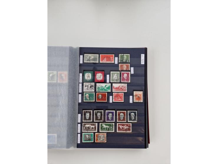 1920/2001, postfrischer, ungebrauchte und gestempelter Bestand in 8 großen Kartons, dabei Sammlungen Bund mit Posthorn, Berli