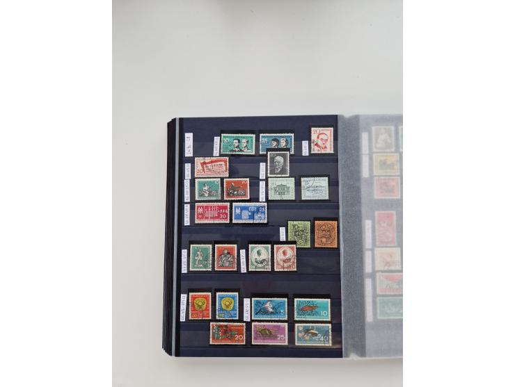 1920/2001, postfrischer, ungebrauchte und gestempelter Bestand in 8 großen Kartons, dabei Sammlungen Bund mit Posthorn, Berli