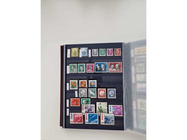 1920/2001, postfrischer, ungebrauchte und gestempelter Bestand in 8 großen Kartons, dabei Sammlungen Bund mit Posthorn, Berli