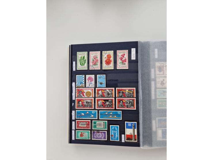 1920/2001, postfrischer, ungebrauchte und gestempelter Bestand in 8 großen Kartons, dabei Sammlungen Bund mit Posthorn, Berli