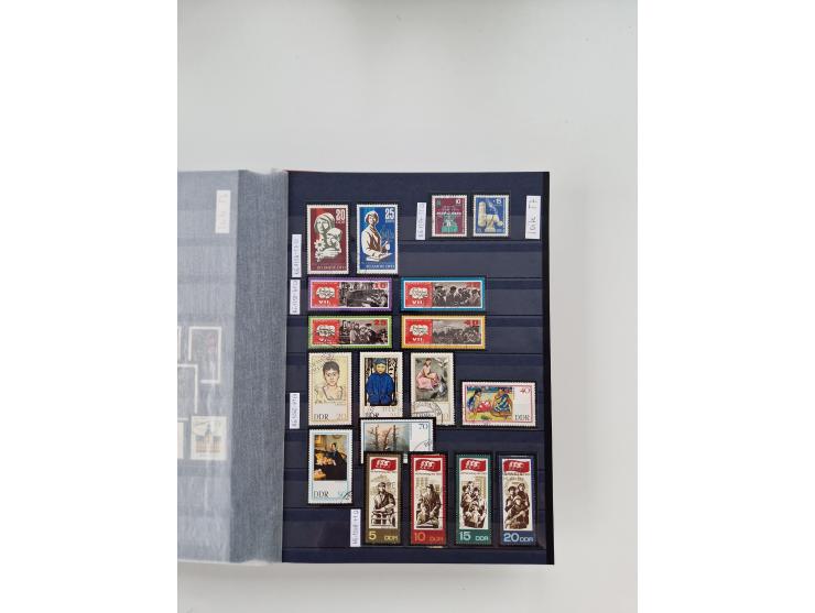 1920/2001, postfrischer, ungebrauchte und gestempelter Bestand in 8 großen Kartons, dabei Sammlungen Bund mit Posthorn, Berli