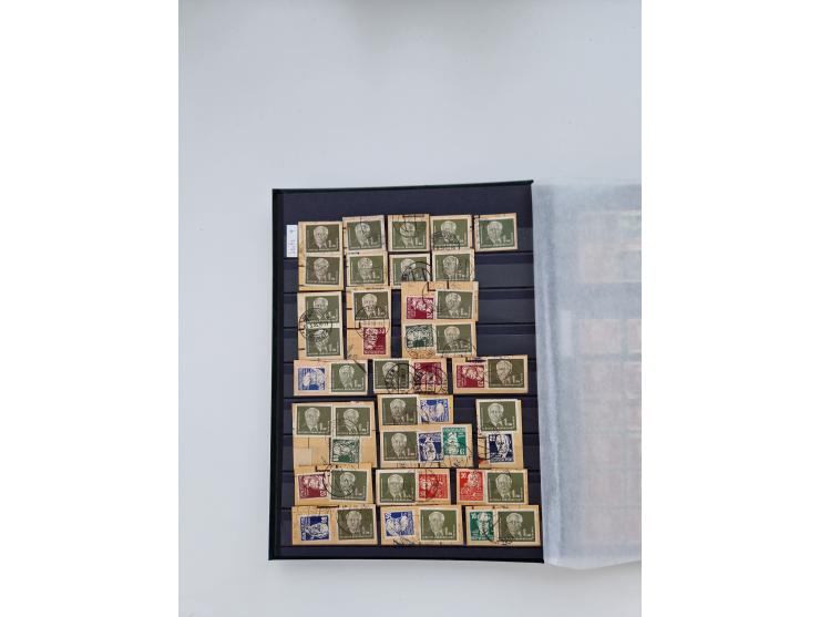 1920/2001, postfrischer, ungebrauchte und gestempelter Bestand in 8 großen Kartons, dabei Sammlungen Bund mit Posthorn, Berli