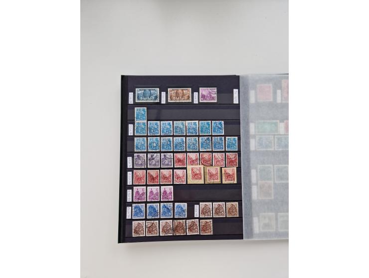 1920/2001, postfrischer, ungebrauchte und gestempelter Bestand in 8 großen Kartons, dabei Sammlungen Bund mit Posthorn, Berli