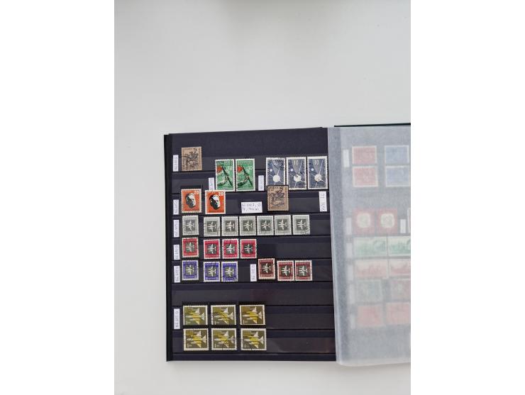 1920/2001, postfrischer, ungebrauchte und gestempelter Bestand in 8 großen Kartons, dabei Sammlungen Bund mit Posthorn, Berli