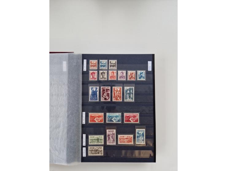 1920/2001, postfrischer, ungebrauchte und gestempelter Bestand in 8 großen Kartons, dabei Sammlungen Bund mit Posthorn, Berli