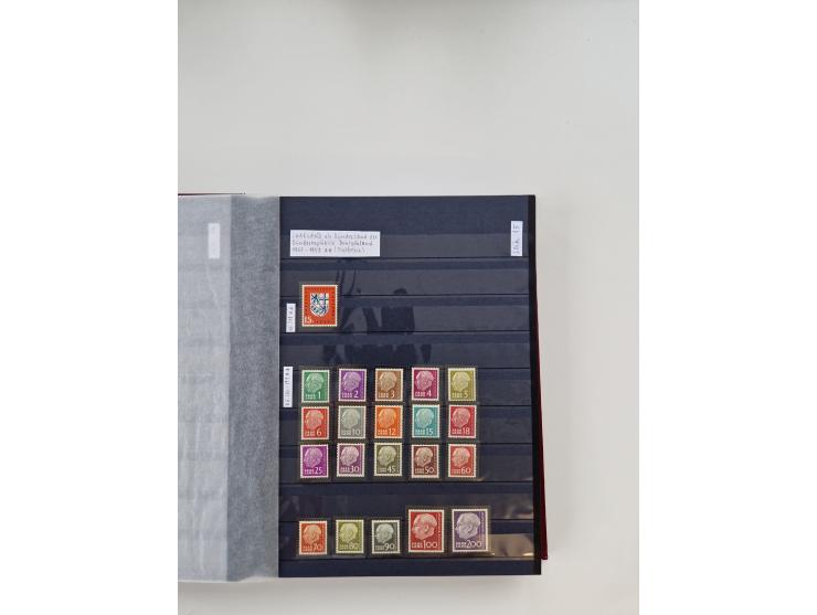 1920/2001, postfrischer, ungebrauchte und gestempelter Bestand in 8 großen Kartons, dabei Sammlungen Bund mit Posthorn, Berli