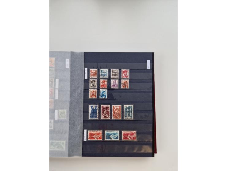 1920/2001, postfrischer, ungebrauchte und gestempelter Bestand in 8 großen Kartons, dabei Sammlungen Bund mit Posthorn, Berli