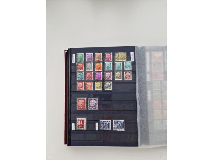 1920/2001, postfrischer, ungebrauchte und gestempelter Bestand in 8 großen Kartons, dabei Sammlungen Bund mit Posthorn, Berli