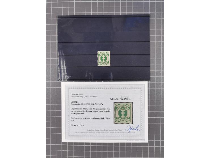 1921/23, meist postfrische Partie mit 23 Stücken mit geklebter Papierbahn, dabei Mi.-Nr. 73Pa, 74Pa (2), 76-77Pa, 78Pa (4), 7