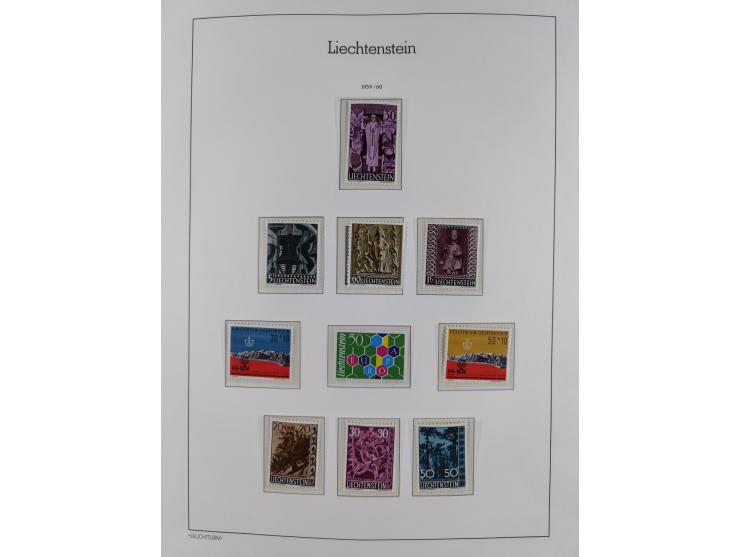 1945/97, postfrische und ganz wenig ungebrauchte Sammlungen, in den Hauptnummern komplett