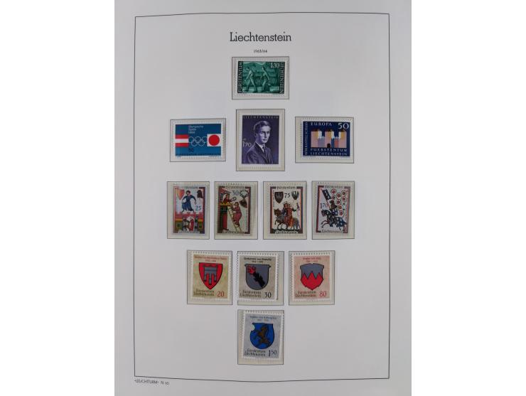 1945/97, postfrische und ganz wenig ungebrauchte Sammlungen, in den Hauptnummern komplett