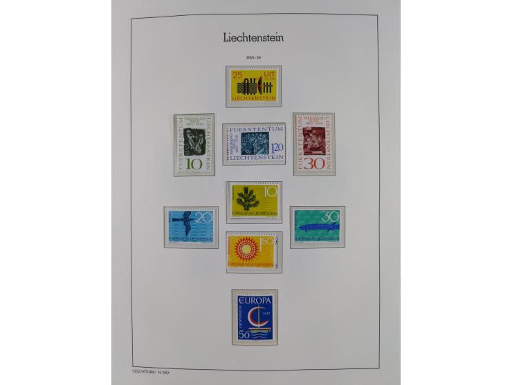 1945/97, postfrische und ganz wenig ungebrauchte Sammlungen, in den Hauptnummern komplett