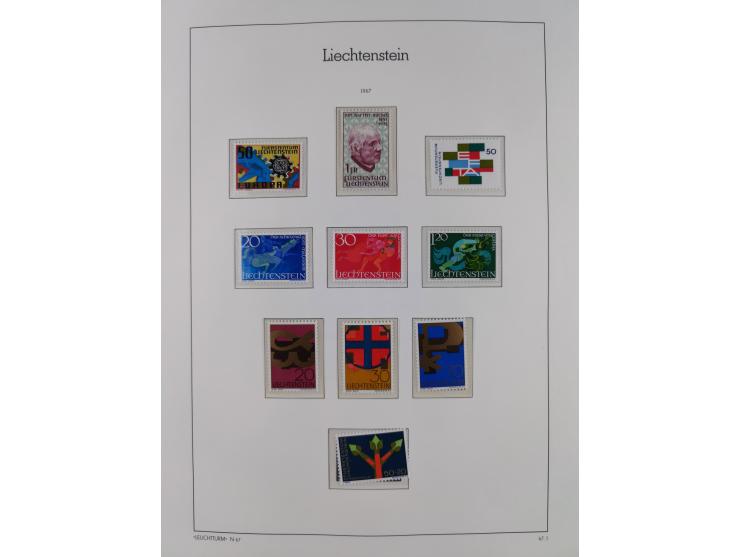 1945/97, postfrische und ganz wenig ungebrauchte Sammlungen, in den Hauptnummern komplett