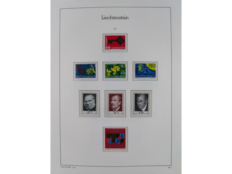 1945/97, postfrische und ganz wenig ungebrauchte Sammlungen, in den Hauptnummern komplett