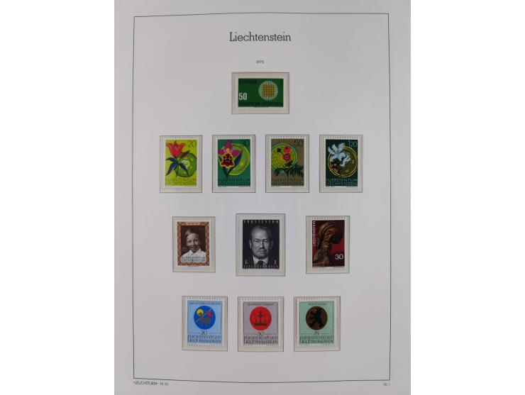 1945/97, postfrische und ganz wenig ungebrauchte Sammlungen, in den Hauptnummern komplett