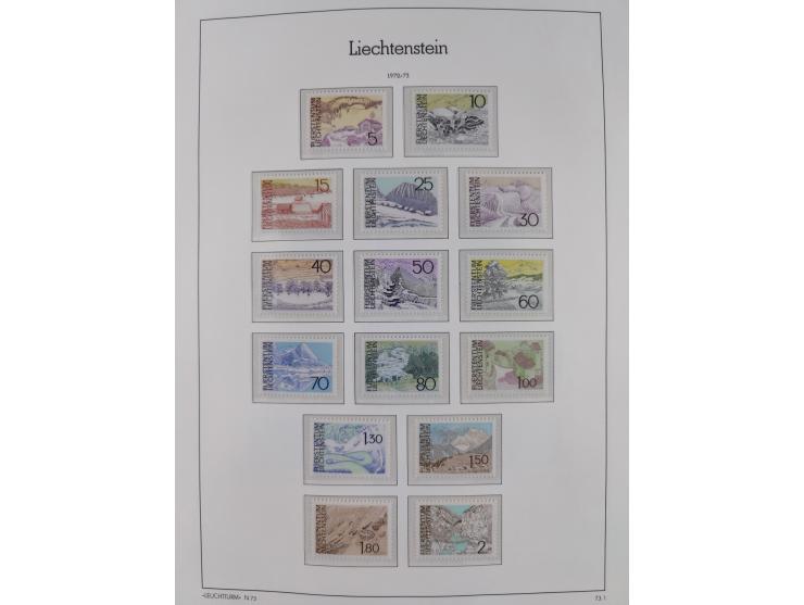 1945/97, postfrische und ganz wenig ungebrauchte Sammlungen, in den Hauptnummern komplett