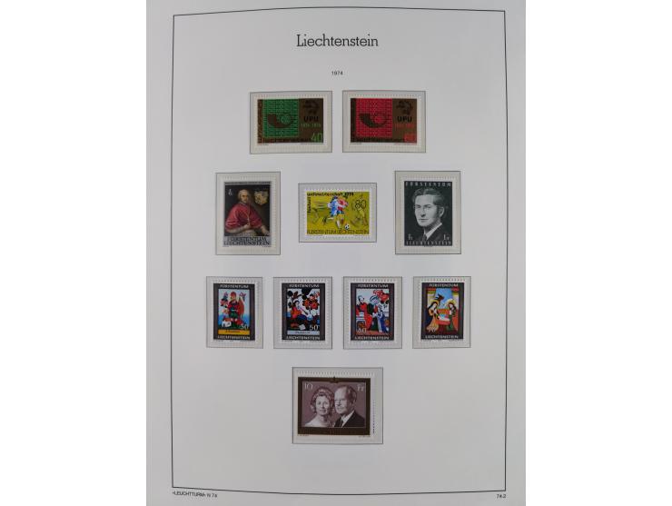 1945/97, postfrische und ganz wenig ungebrauchte Sammlungen, in den Hauptnummern komplett