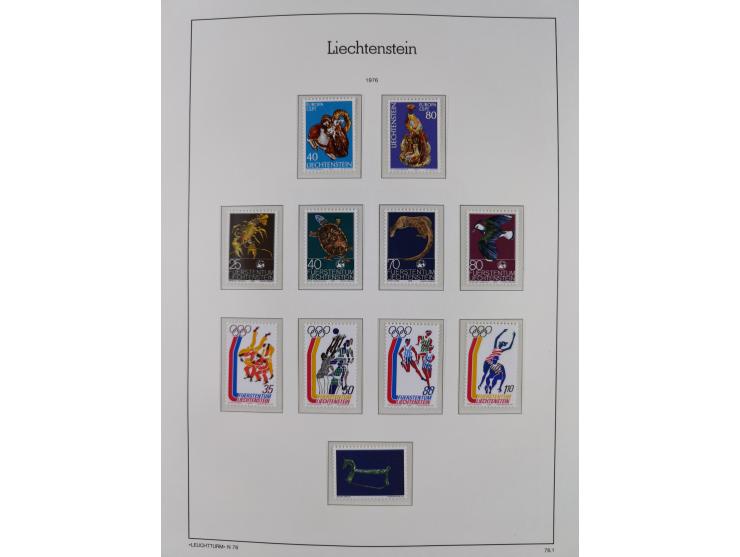 1945/97, postfrische und ganz wenig ungebrauchte Sammlungen, in den Hauptnummern komplett