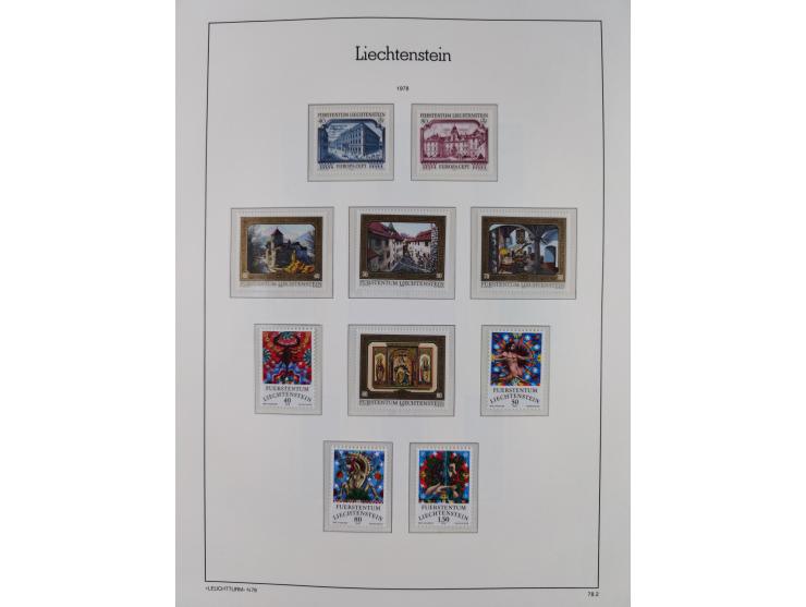 1945/97, postfrische und ganz wenig ungebrauchte Sammlungen, in den Hauptnummern komplett