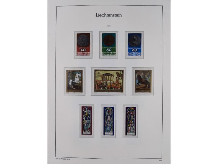 1945/97, postfrische und ganz wenig ungebrauchte Sammlungen, in den Hauptnummern komplett